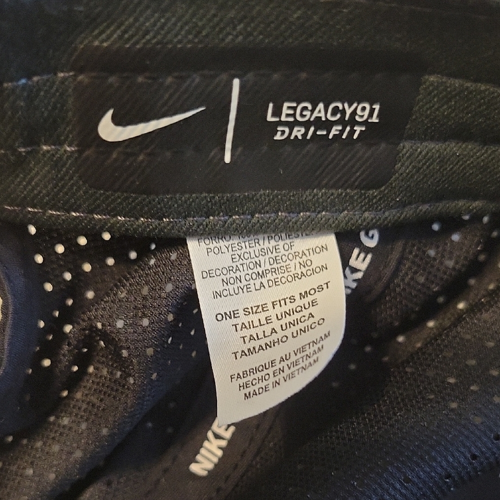 Nike Golf Black Hat with White Swoosh - Picture 2 of 6
